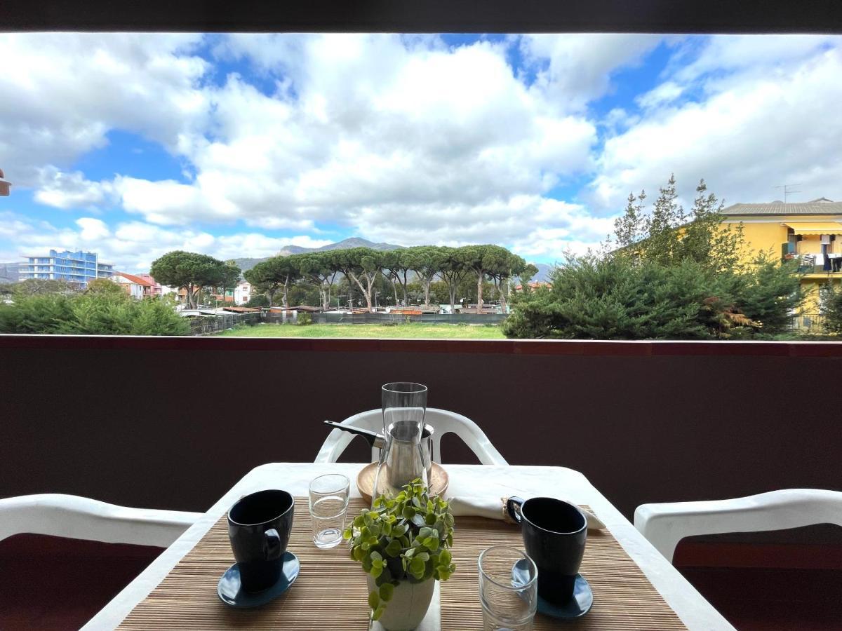 Апартаменты Zona Poeti - Relax In Piscina - Free Parking Лоано Экстерьер фото